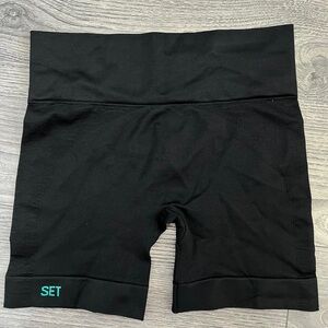 Never worn set active sculpt flex biker shorts